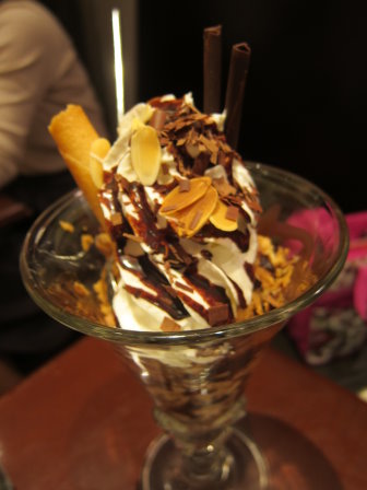チョコレートパフェ
