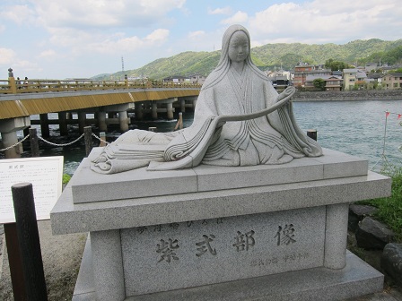 紫氏部像