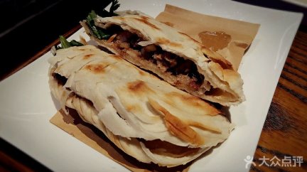 皮脆餡多汁的肉夾饃