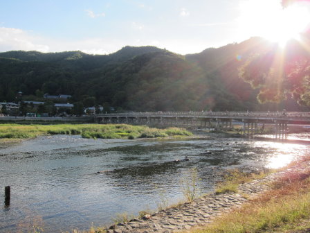 渡月橋邊
